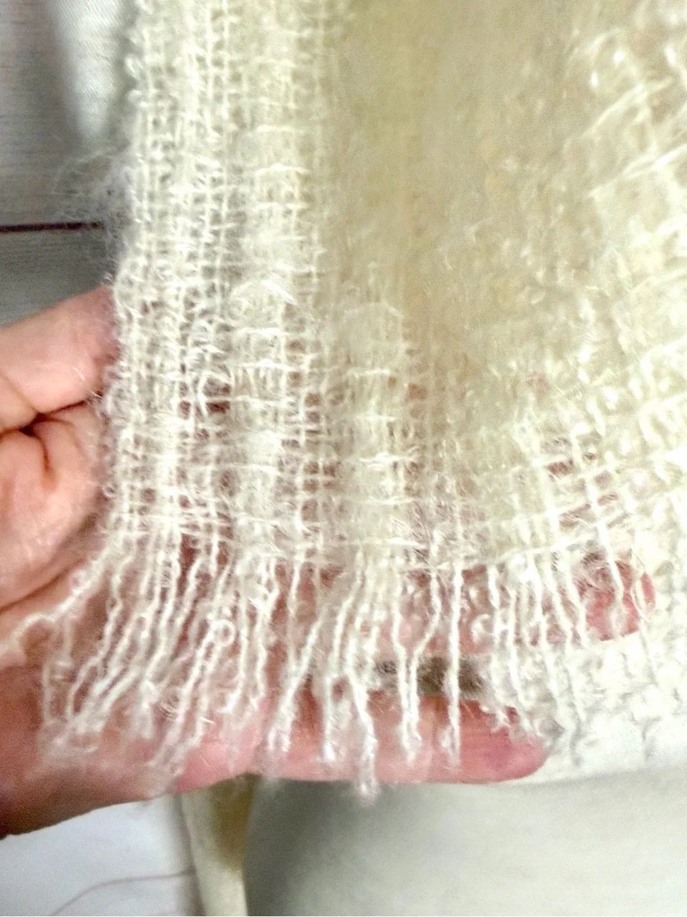 Donegal Design Ireland Large Oblong Scarf Mohair Wool Ivory Handwoven Fringe - Picture 5 of 8